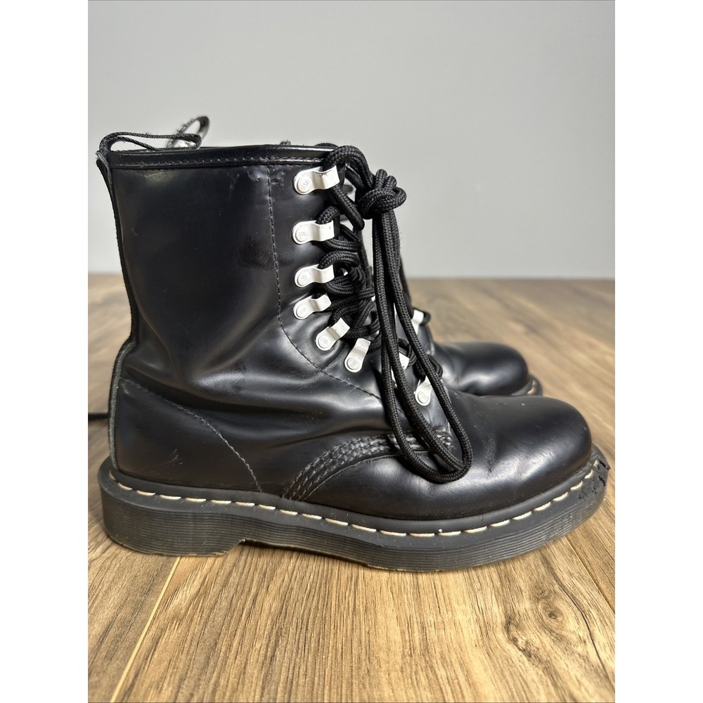Doc Martens Women's Black Leather Boots Size 6M With White Lace Hooks‎